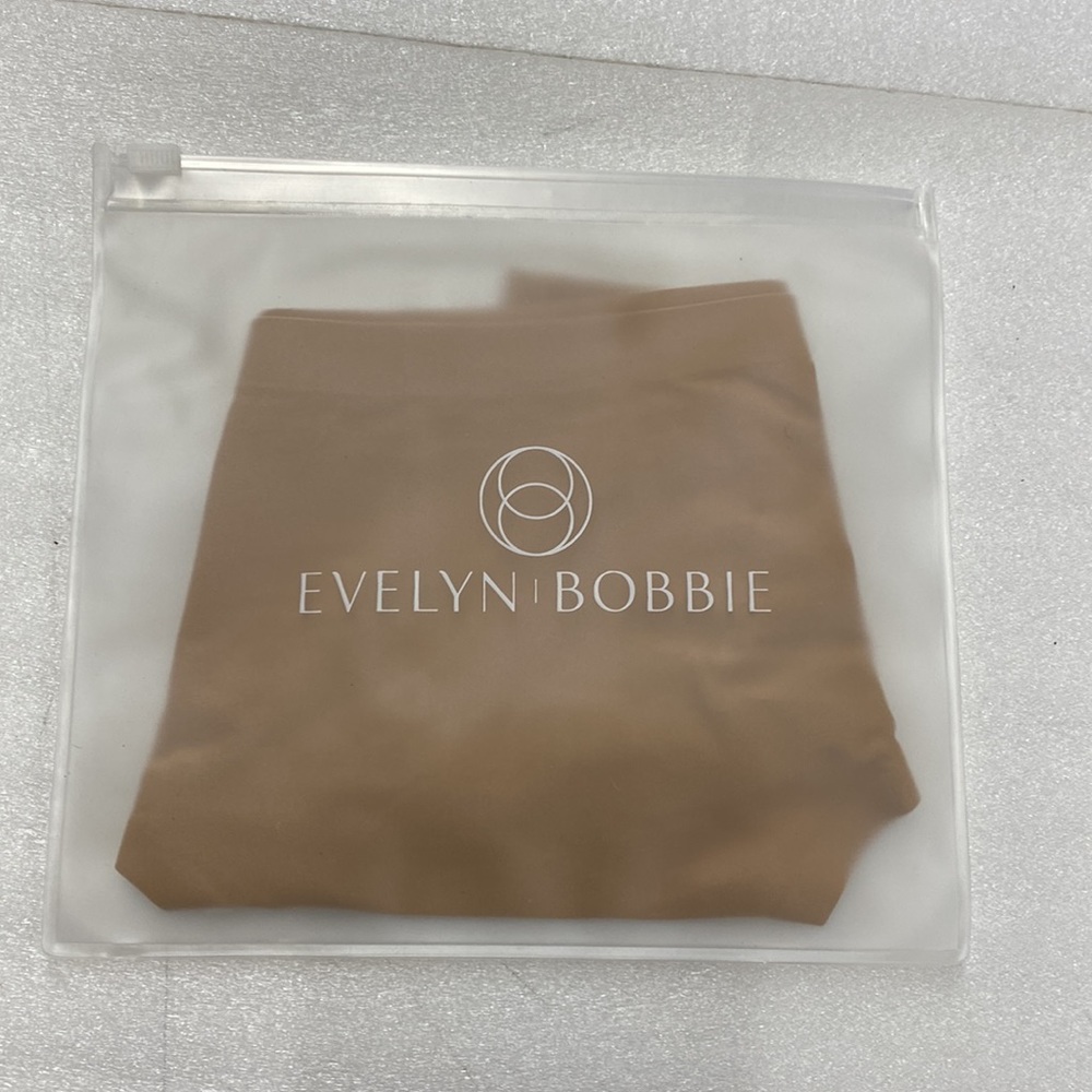 Evelyn Bobbie Thong 4/$25 - Picture 5 of 6